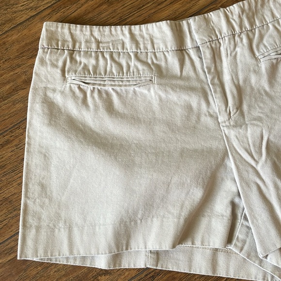 Gap Women’s shorts size 10 in great condition great for casual wear 😊 - Picture 5 of 7